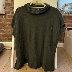 LOFT green short sleeve turtleneck